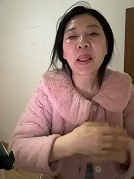 xiiuuff18 online show from 02/21/26, 12:12