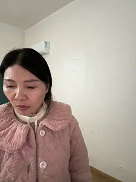 xiiuuff18 online show from 02/26/26, 04:12