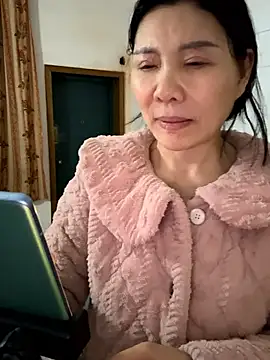 xiiuuff18 online show from 03/23/26, 01:11