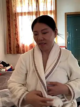 xiiuuff18 online show from 11/20/25, 02:01