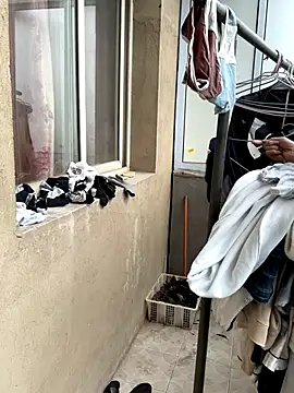 xiiuuff18 online show from 11/04/25, 12:36