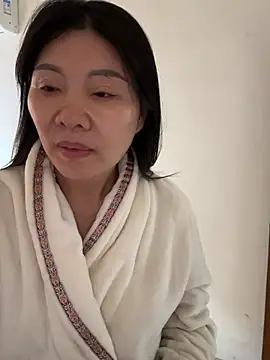 xiiuuff18 online show from 03/28/26, 12:44