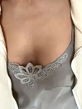 xiiuuff18 online show from 10/30/25, 11:56