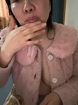 xiiuuff18 online show from 03/04/26, 12:07