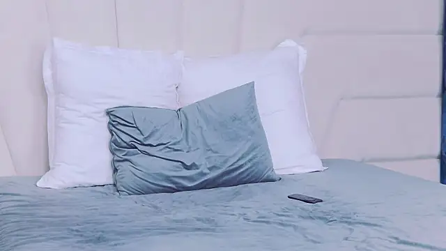 GraceRous online show from 10/11/25, 05:52