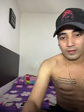 Snapshot of Deymon0777 chatting on 02/13/26, 05:51 Deymon0777 online show from 02/13/26, 05:51