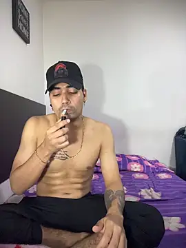 Snapshot of Deymon0777 chatting on 02/15/26, 07:57 Deymon0777 online show from 02/15/26, 07:57