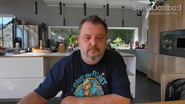 Snapshot of SwissDadbod chatting on 09/15/25, 07:53 SwissDadbod online show from 09/15/25, 07:53