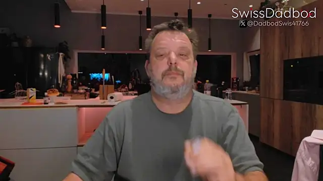 Snapshot of SwissDadbod chatting on 09/30/25, 08:59 SwissDadbod online show from 09/30/25, 08:59