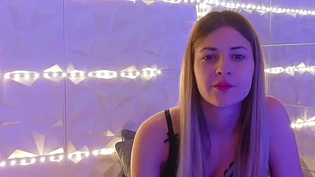 Aishha  online show from 12/01/25, 05:52