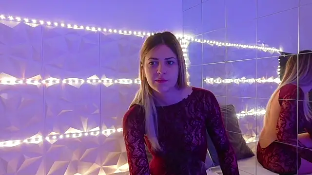 Aishha  online show from 10/23/25, 05:06