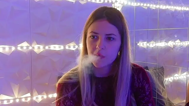 Aishha  online show from 11/25/25, 06:03