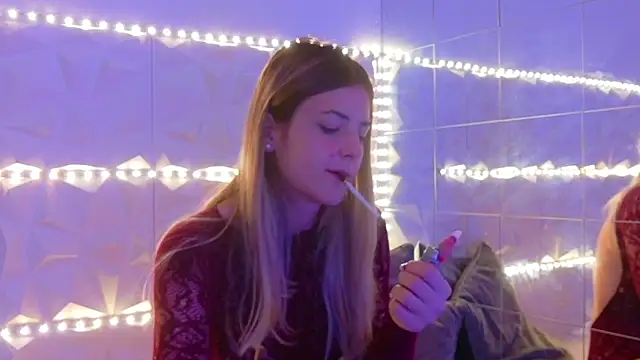 Aishha  online show from 11/04/25, 06:06