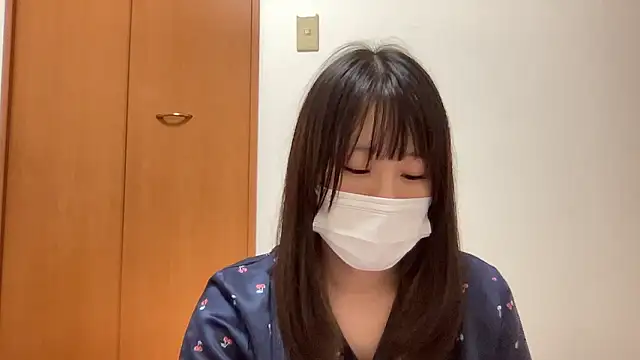 Snapshot of nuu_u chatting on 10/01/25, 03:05 nuu u online show from 10/01/25, 03:05