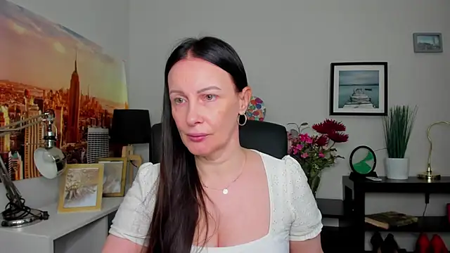 Snapshot of Velvet_Jasmine chatting on 09/10/25, 05:28 Velvet Jasmine online show from 09/10/25, 05:28