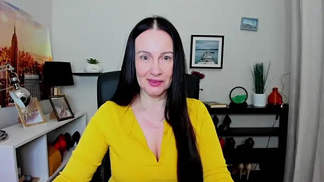 Snapshot of Velvet_Jasmine chatting on 10/14/25, 05:30 Velvet Jasmine online show from 10/14/25, 05:30