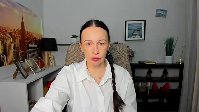 Snapshot of Velvet_Jasmine chatting on 12/19/25, 06:27 Velvet Jasmine online show from 12/19/25, 06:27