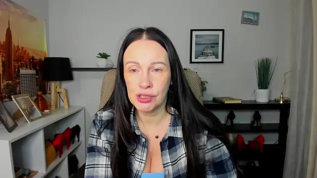 Snapshot of Velvet_Jasmine chatting on 12/18/25, 06:29 Velvet Jasmine online show from 12/18/25, 06:29