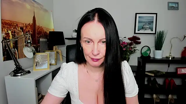 Snapshot of Velvet_Jasmine chatting on 09/16/25, 05:41 Velvet Jasmine online show from 09/16/25, 05:41