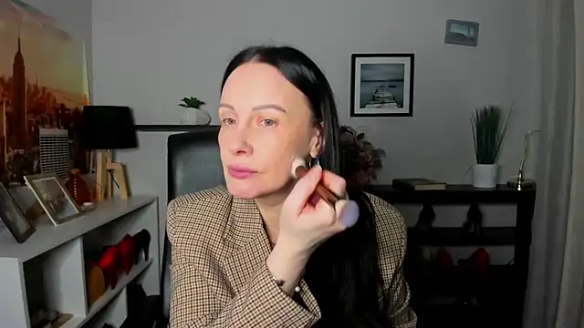 Snapshot of Velvet_Jasmine chatting on 12/17/25, 06:29 Velvet Jasmine online show from 12/17/25, 06:29