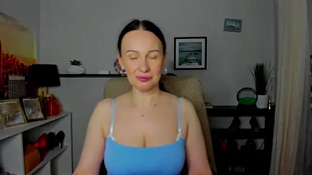 Snapshot of Velvet_Jasmine chatting on 11/07/25, 06:29 Velvet Jasmine online show from 11/07/25, 06:29