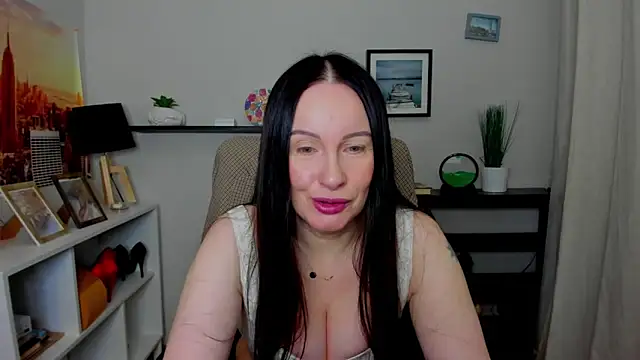 Snapshot of Velvet_Jasmine chatting on 10/31/25, 06:32 Velvet Jasmine online show from 10/31/25, 06:32