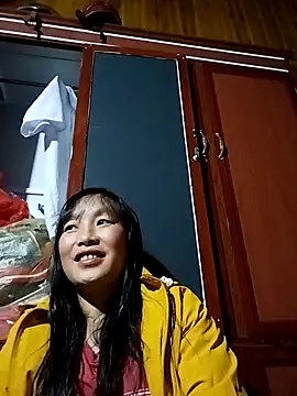 miss-su online show from 11/12/25, 01:15