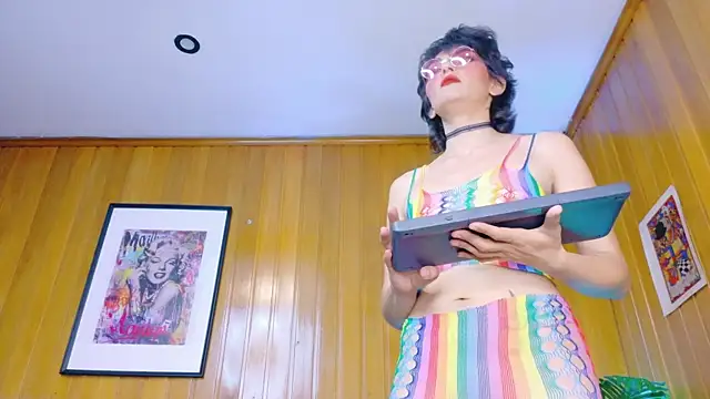 Zafiro Gem  online show from 11/05/25, 07:28