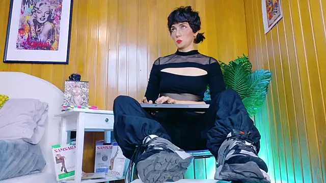 Zafiro Gem  online show from 11/14/25, 07:39