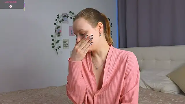 Snapshot of MandaReh chatting on 11/29/25, 04:12 MandaReh online show from 11/29/25, 04:12