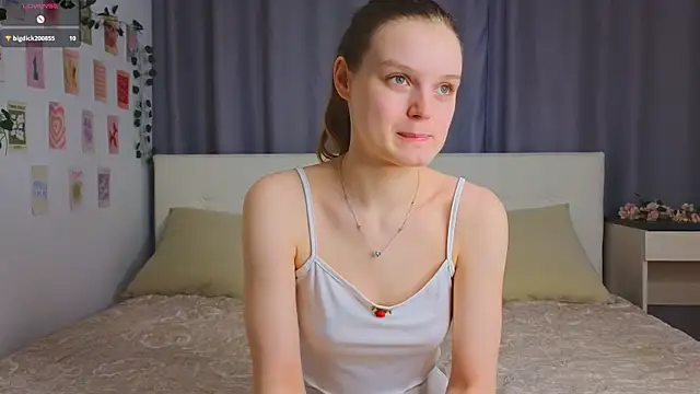 Snapshot of MandaReh chatting on 12/05/25, 04:11 MandaReh online show from 12/05/25, 04:11