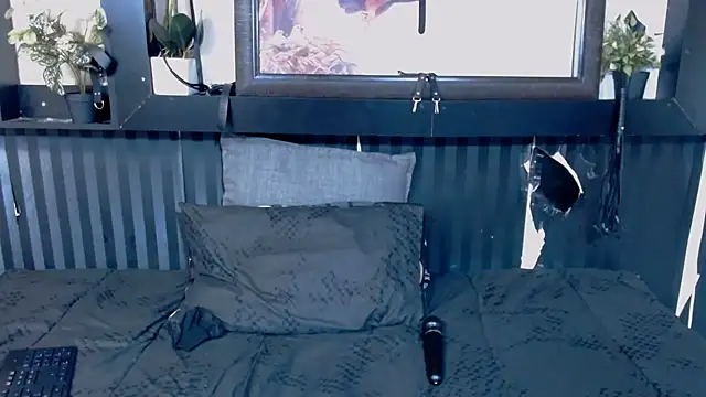 DarkQueen25x online show from 11/11/25, 10:26