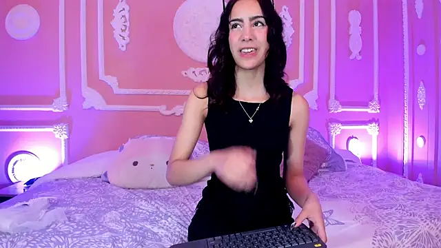 aitana johns online show from 10/30/25, 12:14