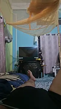 Snapshot of yourdesire069 chatting on 04/13/26, 06:23 yourdesire069 online show from 04/13/26, 06:23