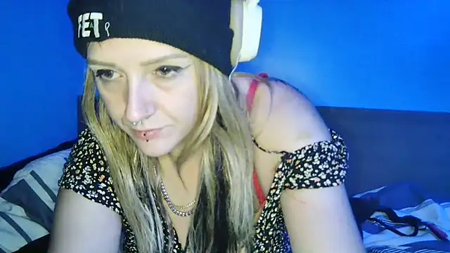 Snapshot of cutiekayls chatting on 07/25/26, 09:50 cutiekayls online show from 07/25/26, 09:50