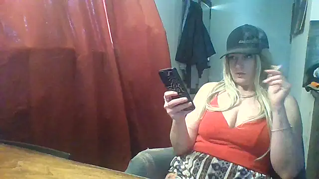 Snapshot of cutiekayls chatting on 06/26/26, 06:14 cutiekayls online show from 06/26/26, 06:14