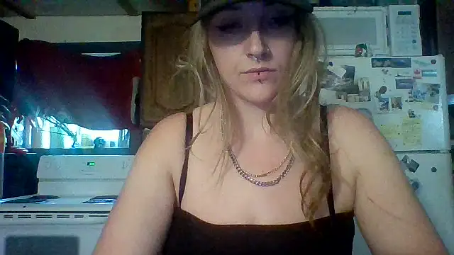 Snapshot of cutiekayls chatting on 07/26/26, 09:11 cutiekayls online show from 07/26/26, 09:11