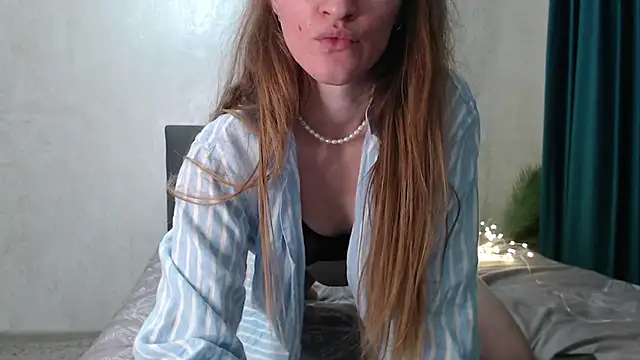 Snapshot of Liltightbabe chatting on 10/18/25, 02:30 Liltightbabe online show from 10/18/25, 02:30
