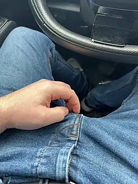 Dmnk2011 online show from 03/25/26, 09:08