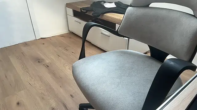 Dmnk2011 online show from 04/16/26, 03:57