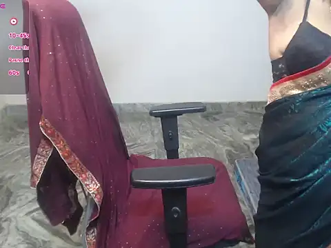  LoveBirds online show from 03/27/26, 06:20