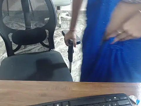  LoveBirds online show from 03/08/26, 06:11