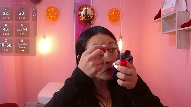 Isabella Mendez  online show from 11/11/25, 12:44