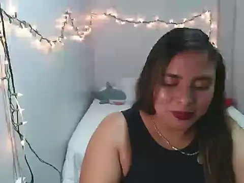 Snapshot of crystal_1991 chatting on 10/08/25, 04:36 crystal 1991 online show from 10/08/25, 04:36