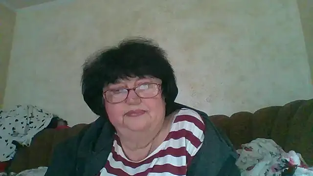 Snapshot of MilaSky5303 chatting on 11/05/25, 10:51 MilaSky5303 online show from 11/05/25, 10:51