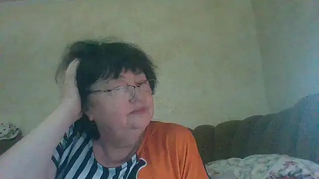 Snapshot of MilaSky5303 chatting on 12/05/25, 10:36 MilaSky5303 online show from 12/05/25, 10:36