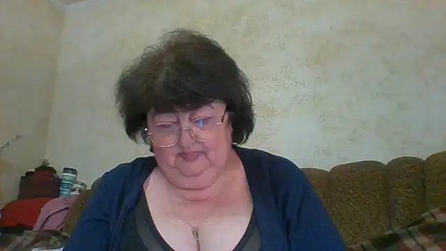Snapshot of MilaSky5303 chatting on 06/14/26, 04:52 MilaSky5303 online show from 06/14/26, 04:52