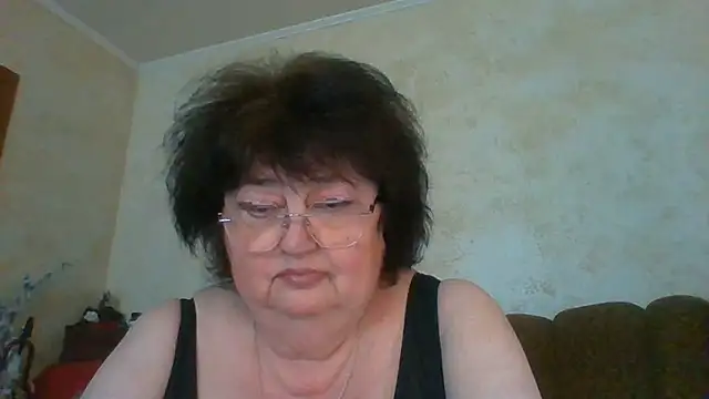 Snapshot of MilaSky5303 chatting on 06/12/26, 02:48 MilaSky5303 online show from 06/12/26, 02:48
