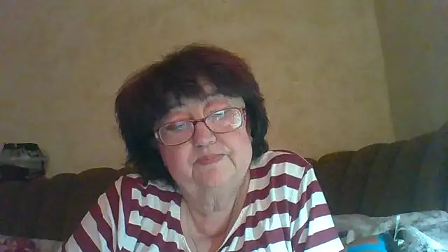Snapshot of MilaSky5303 chatting on 10/08/25, 11:23 MilaSky5303 online show from 10/08/25, 11:23