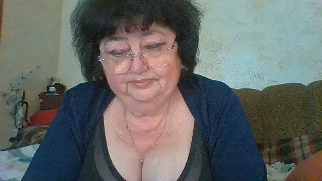 Snapshot of MilaSky5303 chatting on 06/02/26, 12:05 MilaSky5303 online show from 06/02/26, 12:05